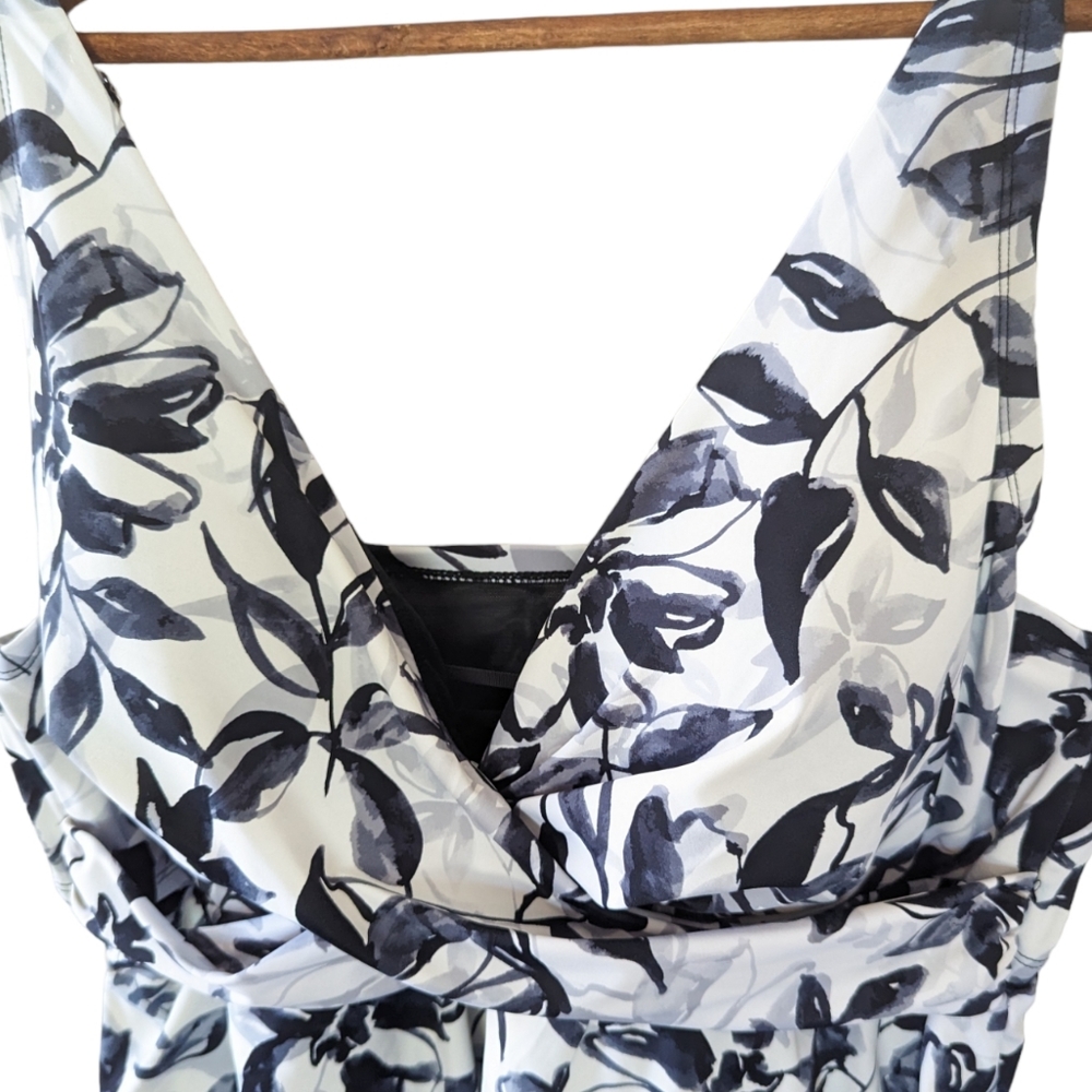 Swimsuits for All One Piece 22 Black Gray White Floral Swimsuit Lightly Padded - Picture 2 of 6